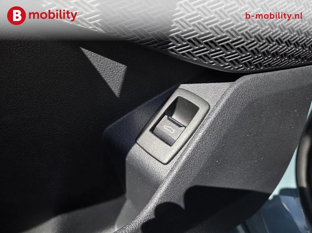 BMW iX1 eDrive20 67 kWh M-Sport SOH 99% Driving As uit 2024, foto 17