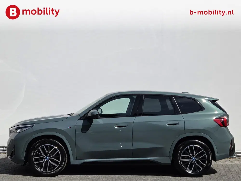BMW iX1 eDrive20 67 kWh M-Sport SOH 99% Driving As uit 2024, foto 2