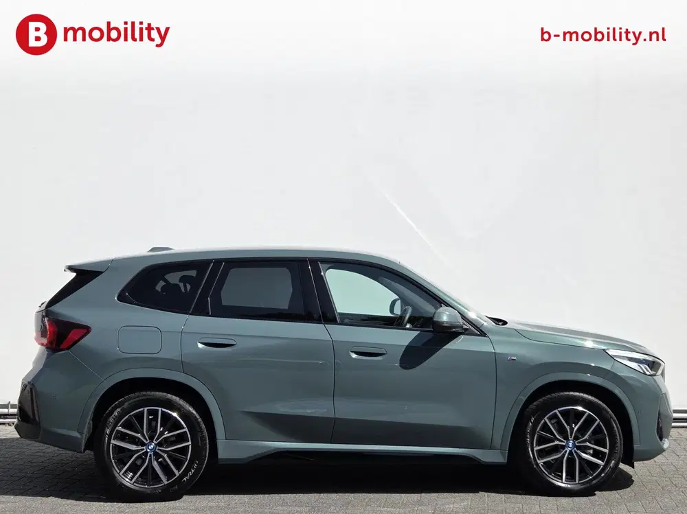 BMW iX1 eDrive20 67 kWh M-Sport SOH 99% Driving As uit 2024, foto 6