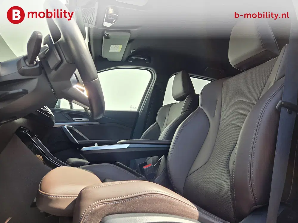 BMW iX1 eDrive20 67 kWh M-Sport SOH 99% Driving As uit 2024, foto 9