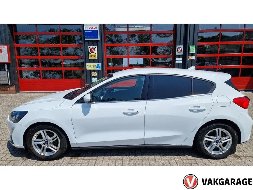Ford Focus 1.0 EcoB. Tr Ed. bns (bj 2020) uit 2020, foto 2