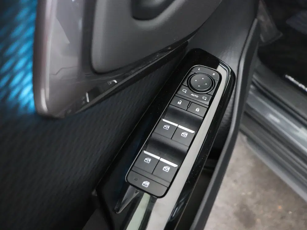Toyota Urban Cruiser Dynamic 61 kWh (bj 2026 uit 2026, foto 9