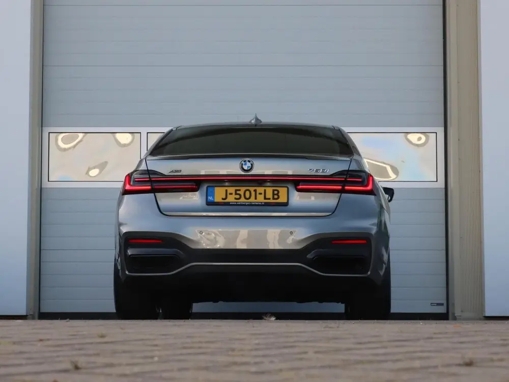 BMW 7-serie 750i xDrive High Executive uit 2019, foto 10
