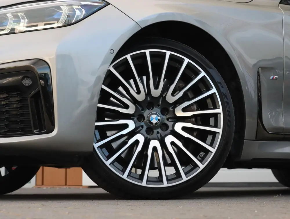 BMW 7-serie 750i xDrive High Executive uit 2019, foto 11