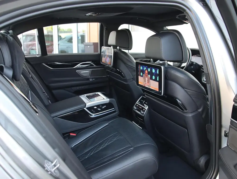 BMW 7-serie 750i xDrive High Executive uit 2019, foto 18