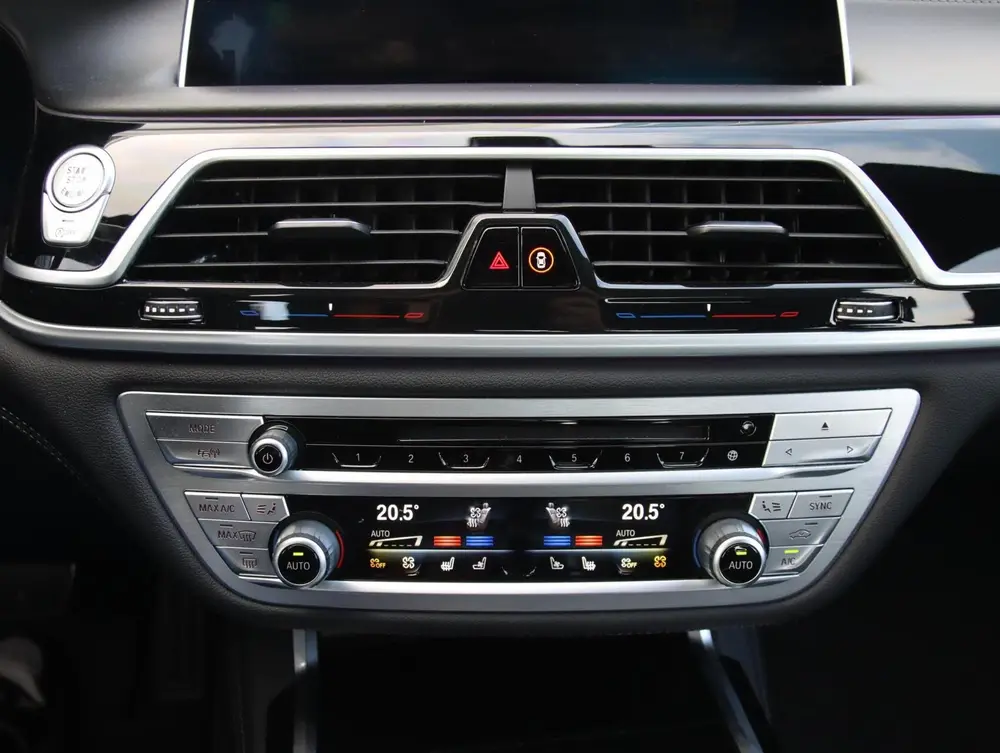 BMW 7-serie 750i xDrive High Executive uit 2019, foto 20