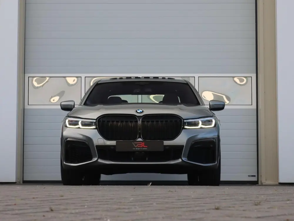 BMW 7-serie 750i xDrive High Executive uit 2019, foto 9