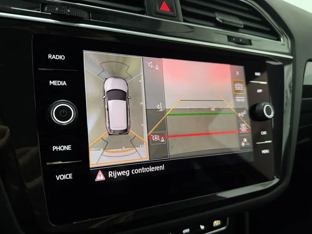 Volkswagen Tiguan 1.5 TSI R-Line Business+ - Carplay / Lane uit 2020, foto 16