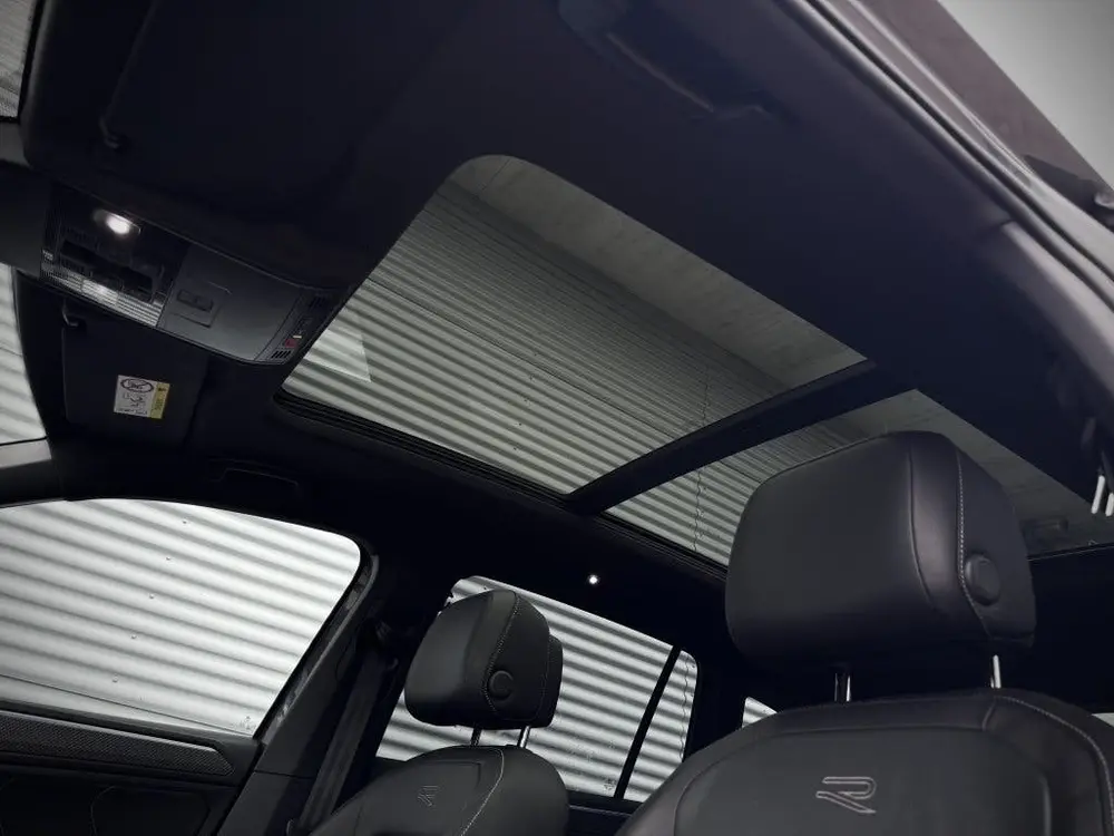 Volkswagen Tiguan R-Line eHybrid | Panorama | Head-Up | trek uit 2022, foto 10