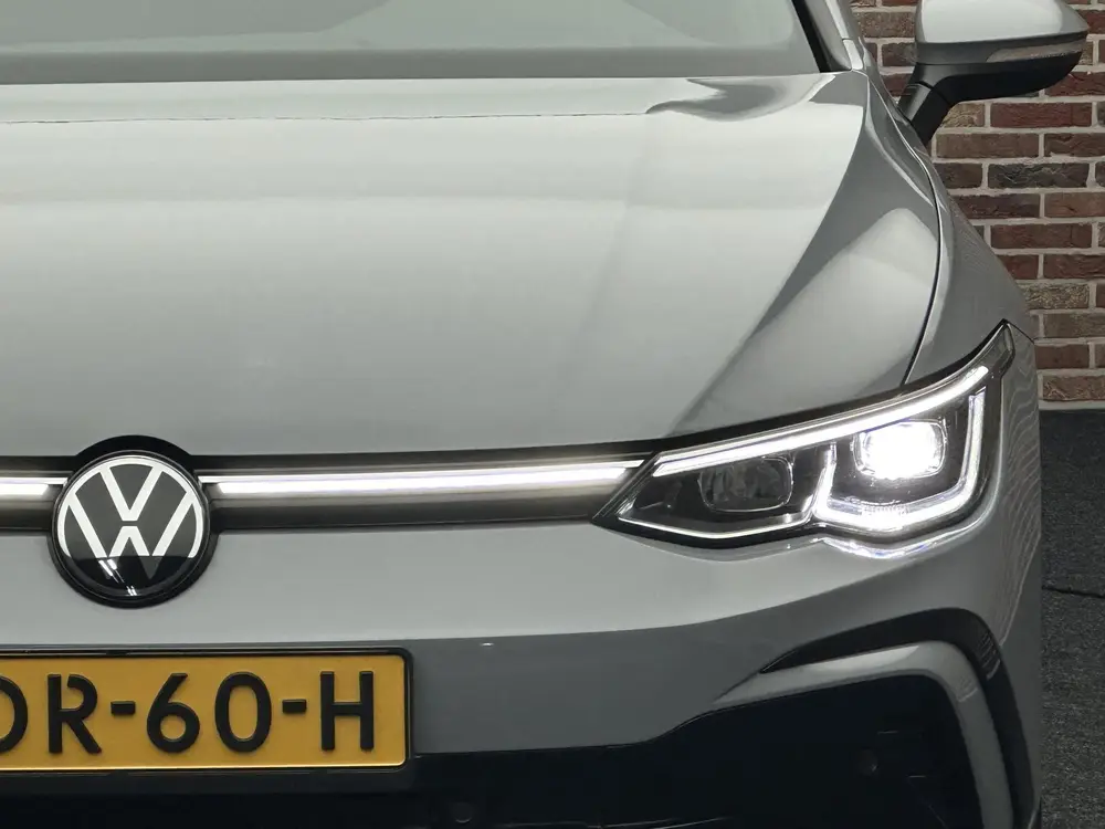 Volkswagen Golf 1.5 eTSI R-Line Dodehoek herkenning | Camera uit 2023, foto 19