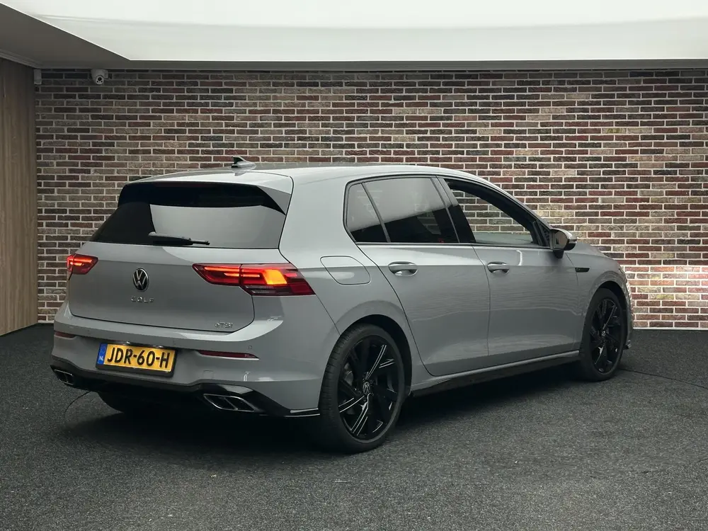 Volkswagen Golf 1.5 eTSI R-Line Dodehoek herkenning | Camera uit 2023, foto 2