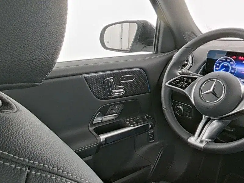 Mercedes-Benz EQB 250+ Business Line 71 kWh uit 2025, foto 7