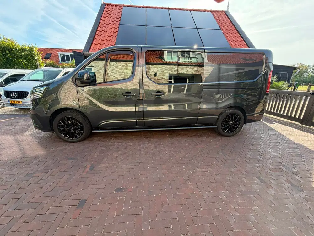 Renault Trafic 2.0 dCi 170 T29 L2H1 DC Luxe uit 2023, foto 2