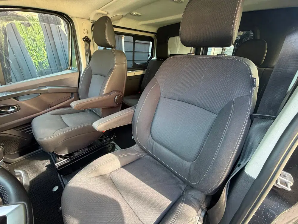 Renault Trafic 2.0 dCi 170 T29 L2H1 DC Luxe uit 2023, foto 9