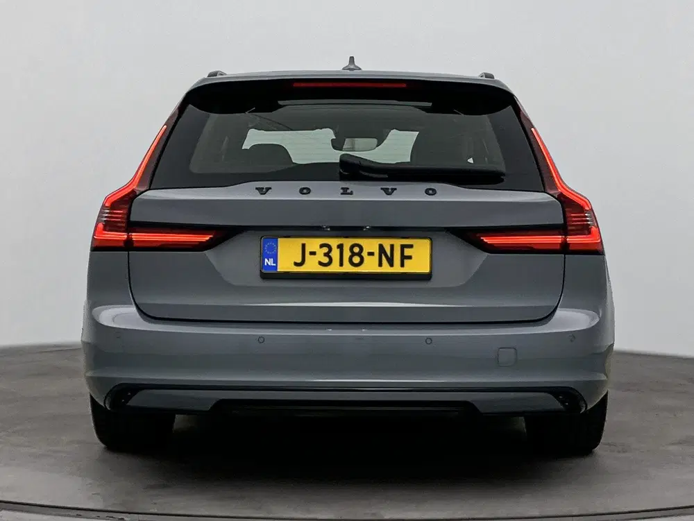 Volvo V90 2.0 B5 R-Design 251PK uit 2020, foto 3