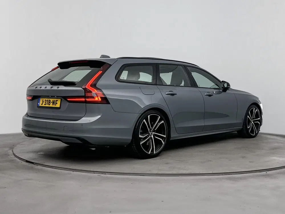 Volvo V90 2.0 B5 R-Design 251PK uit 2020, foto 4