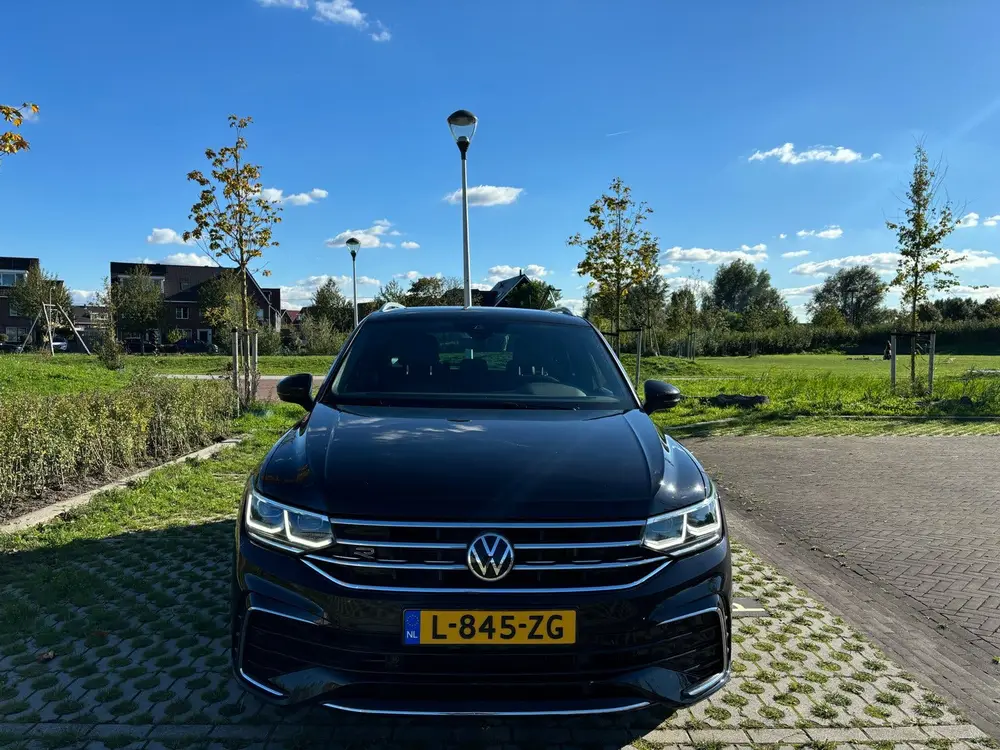 Volkswagen Tiguan 1.5 TSI ACT 150pk DSG 2020 Zwart uit 2020, foto 3
