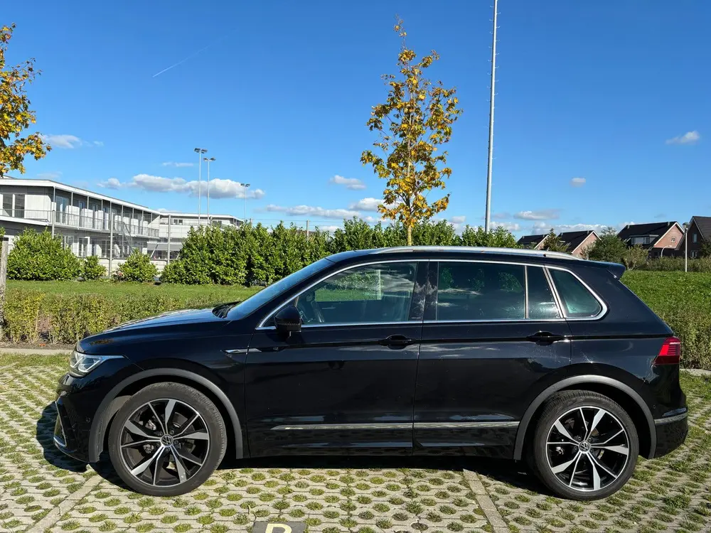 Volkswagen Tiguan 1.5 TSI ACT 150pk DSG 2020 Zwart uit 2020, foto 4