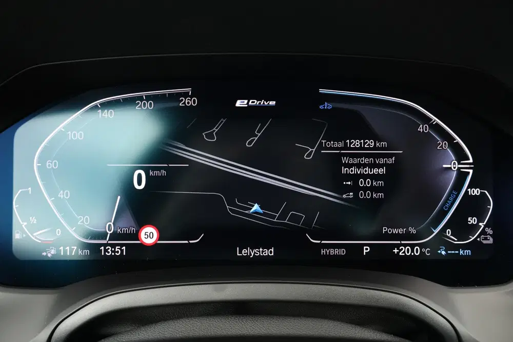 BMW 3-serie 320e Business Edition Plus uit 2022, foto 18