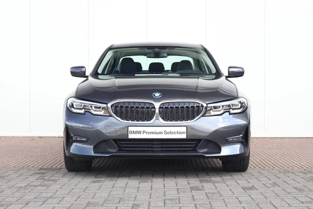 BMW 3-serie 320e Business Edition Plus uit 2022, foto 2