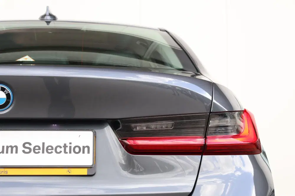BMW 3-serie 320e Business Edition Plus uit 2022, foto 9