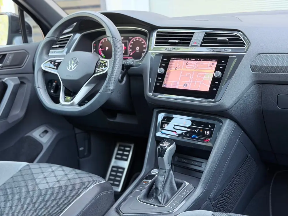 Volkswagen Tiguan 1.5 TSI 3x R-Line Pano/Keyless/AppleCarPla uit 2022, foto 16