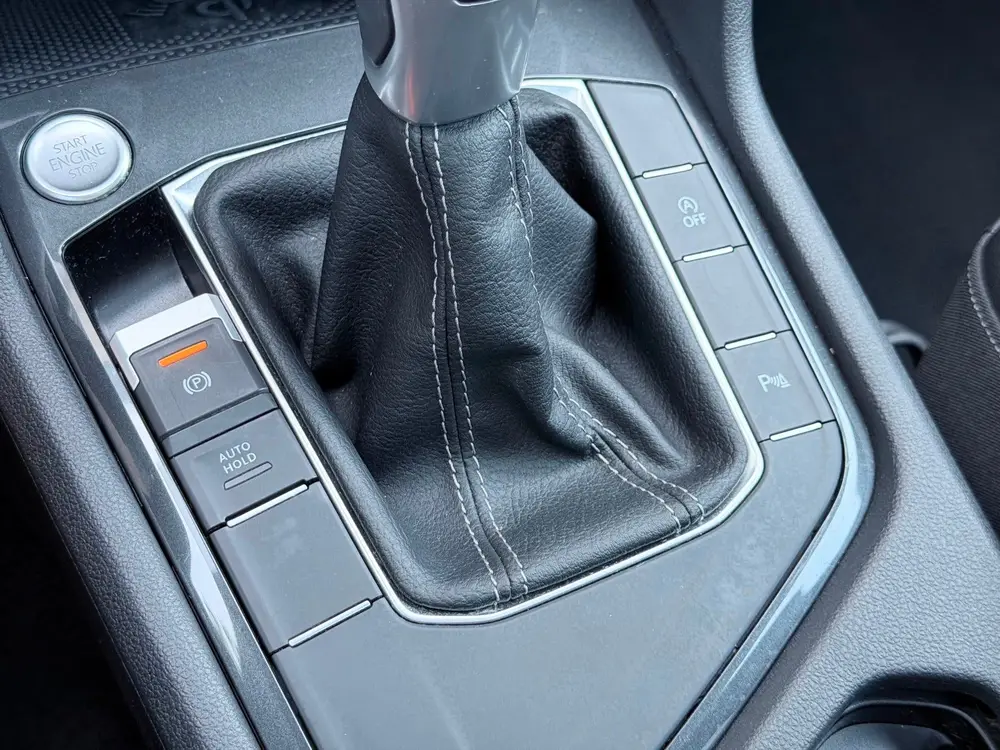 Volkswagen Tiguan 1.5 TSI 3x R-Line Pano/Keyless/AppleCarPla uit 2022, foto 17