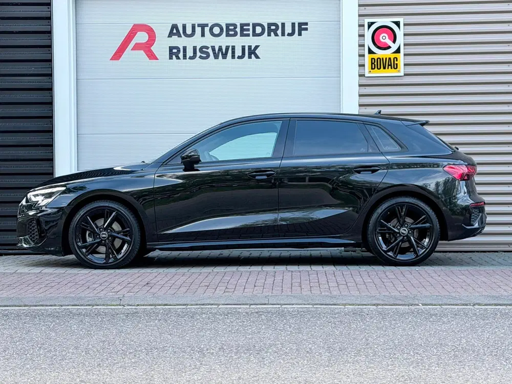 Audi A3 40 TFSI quattro S-Line Camera uit 2022, foto 2