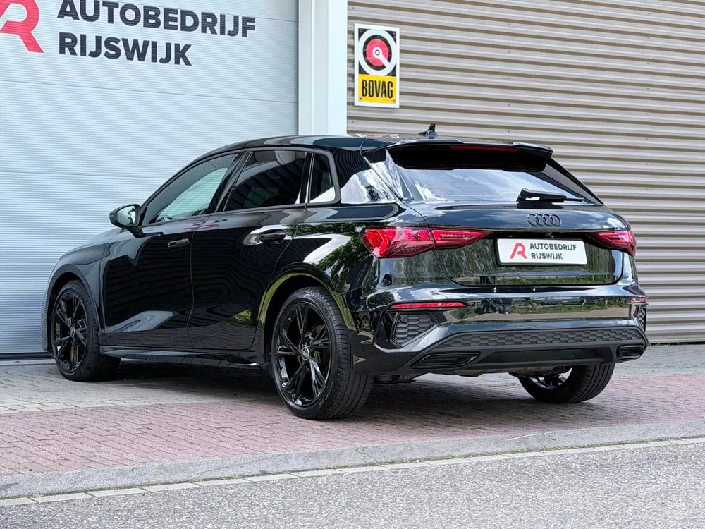 Audi A3 40 TFSI quattro S-Line Camera uit 2022, foto 7