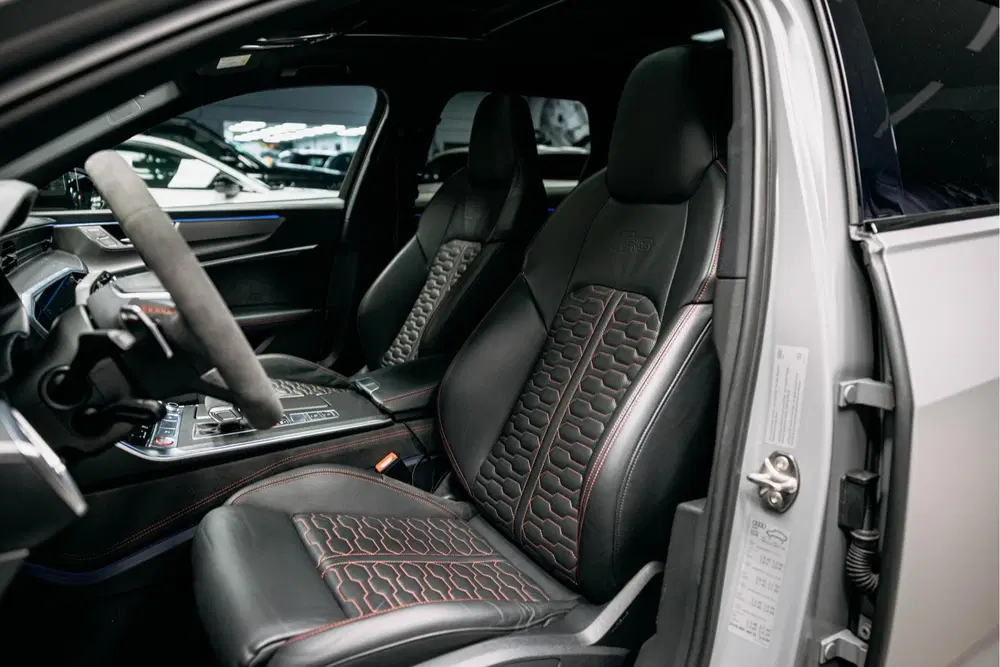 Audi RS6 Avant TFSI quattro uit 2020, foto 18