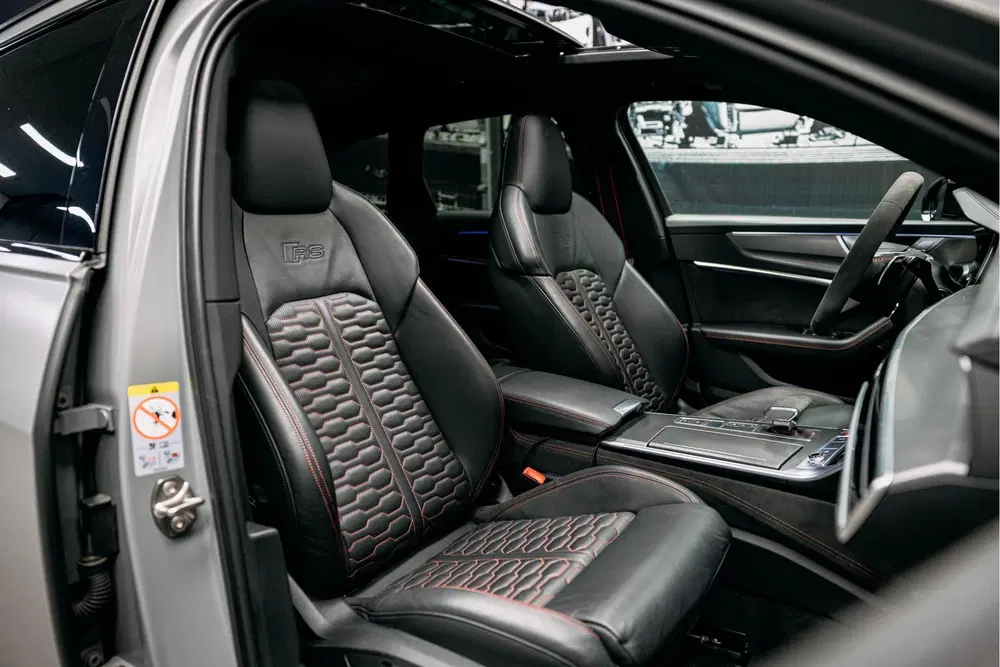 Audi RS6 Avant TFSI quattro uit 2020, foto 20
