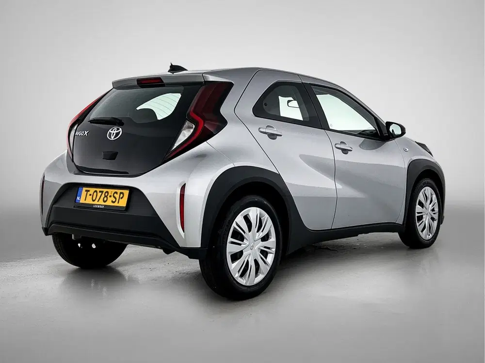 Toyota Aygo X 1.0 VVT-i S-CVT Play uit 2023, foto 2