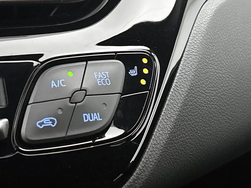 Toyota C-Hr 1.8 Hybrid Dynamic | Navigatie | Climate Control uit 2019, foto 18