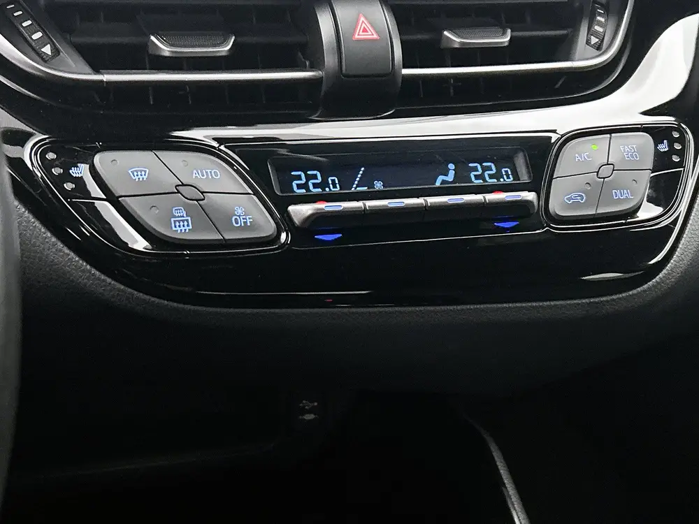 Toyota C-Hr 1.8 Hybrid Dynamic | Navigatie | Climate Control uit 2019, foto 9