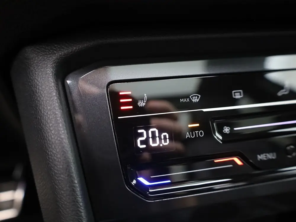 Volkswagen Tiguan 1.5 TSI R-Line Business+ | Panodak | Apple uit 2023, foto 18