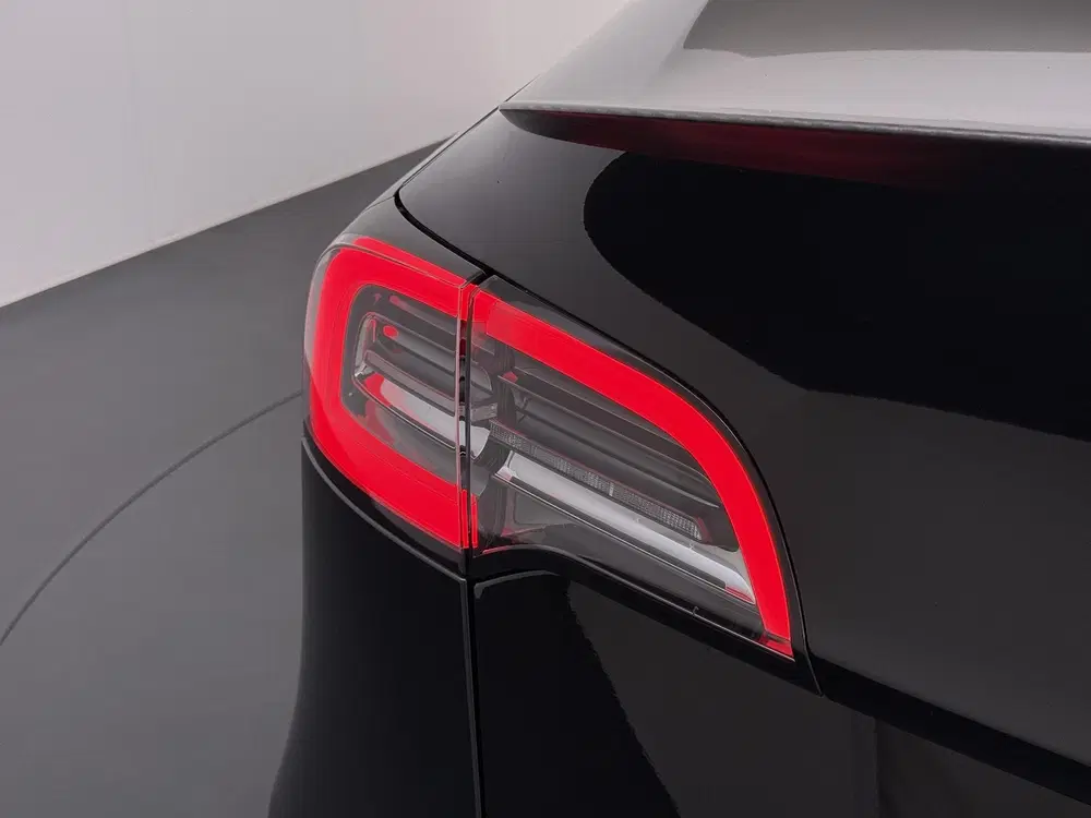 Tesla Model Y Performance AWD 75 kWh SOH 94% RIJKLAAR GE uit 2023, foto 2
