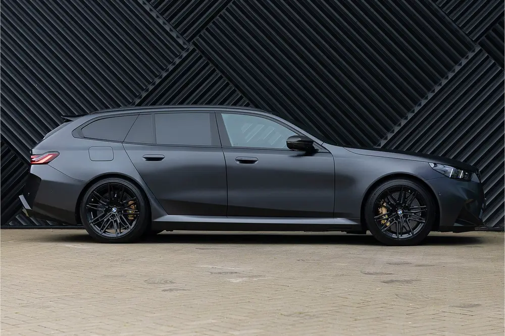 BMW M5 Touring V8 Hybride M Keramisch Frozen Pano uit 2025, foto 3