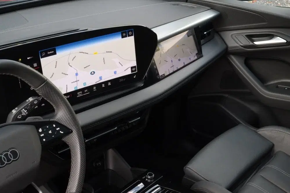 Audi Q6 e-tron performance 225 kW S-line panorama uit 2025, foto 11