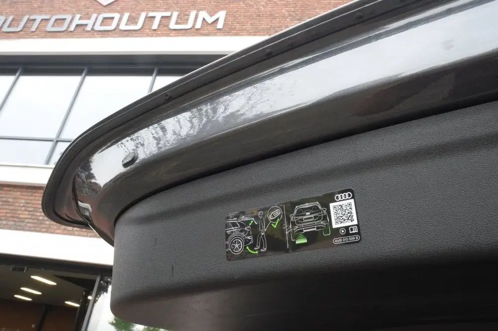 Audi Q6 e-tron performance 225 kW S-line panorama uit 2025, foto 20
