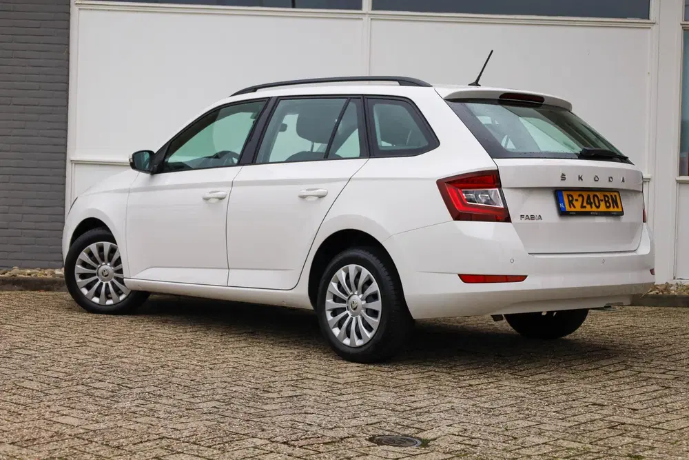 Skoda Fabia 1.0 TSI 95pk Ambition uit 2022, foto 11