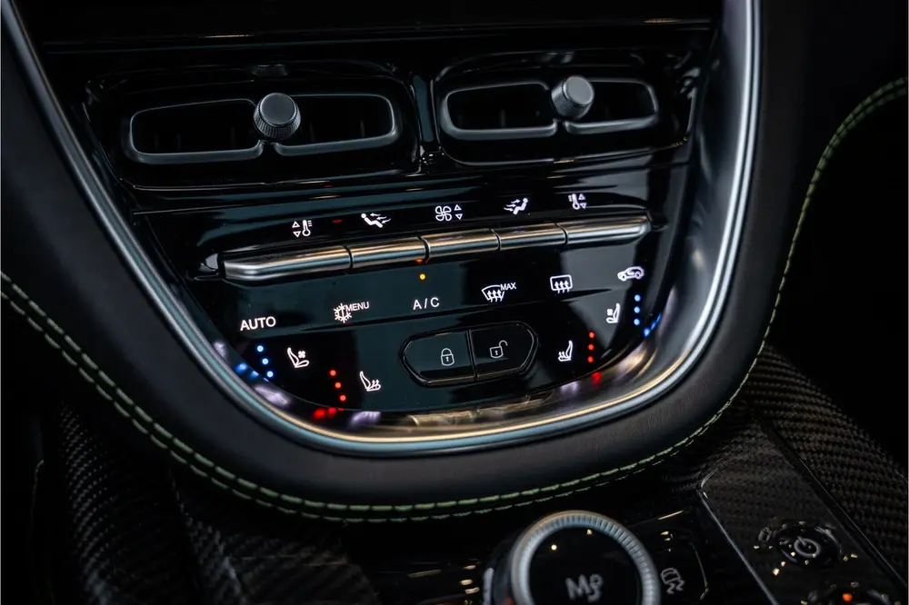 Aston Martin DBX 4.0 V8 707 - BTW Auto | Panorama | Carbon | uit 2022, foto 20