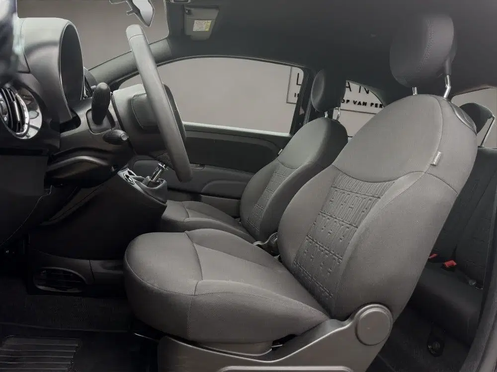Fiat 500 1.0 Hybrid Club 2023 ZWART uit 2023, foto 18