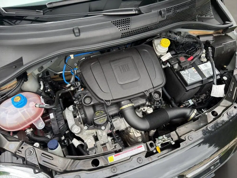 Fiat 500 1.0 Hybrid Club 2023 ZWART uit 2023, foto 20