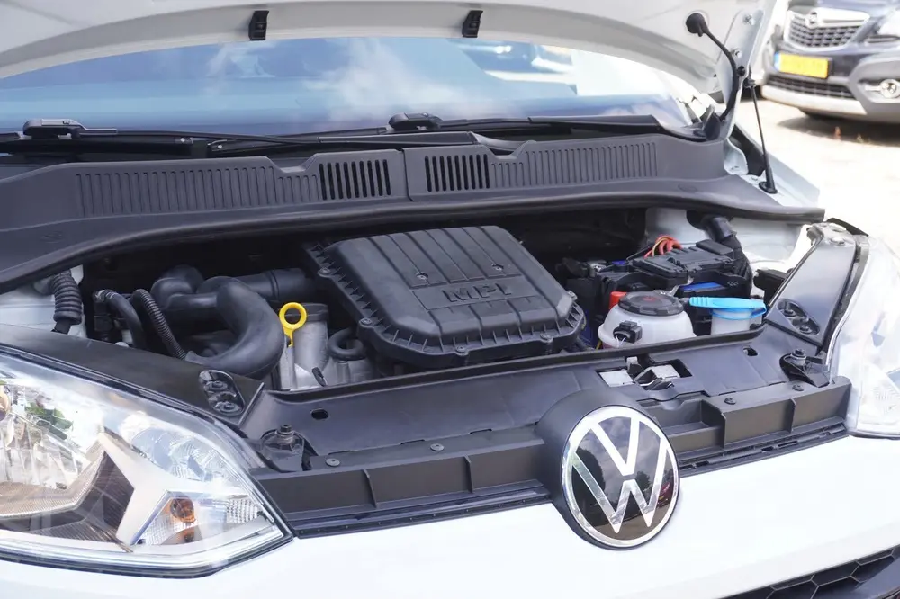 Volkswagen Up! 1.0 R-Line uit 2020, foto 11