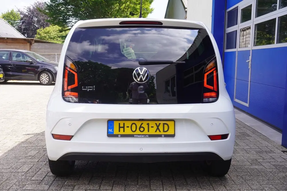 Volkswagen Up! 1.0 R-Line uit 2020, foto 6