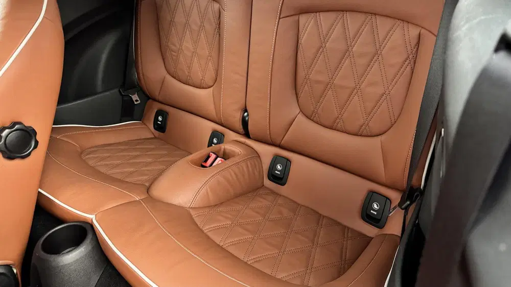 Mini Cabrio 1.5 Cooper Rockingham GT Edition uit 2023, foto 11