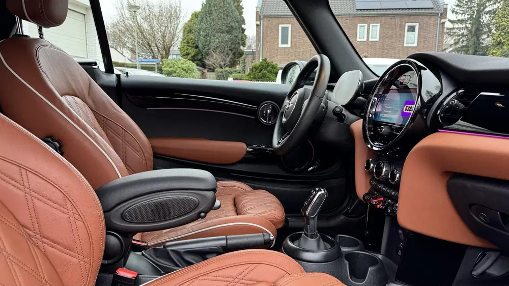 Mini Cabrio 1.5 Cooper Rockingham GT Edition uit 2023, foto 15