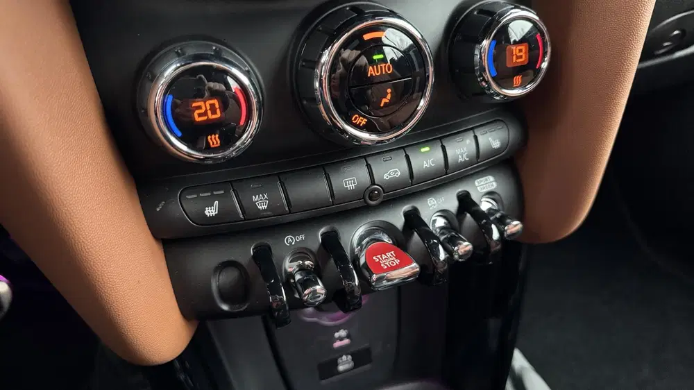 Mini Cabrio 1.5 Cooper Rockingham GT Edition uit 2023, foto 19
