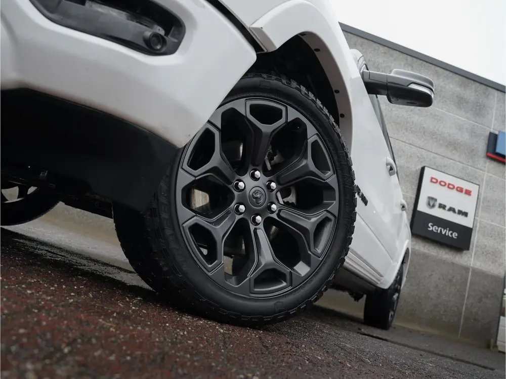 Dodge Ram 1500 5.7 V8 4x4 Crew Cab Limited Night |Adaptive C uit 2022, foto 4