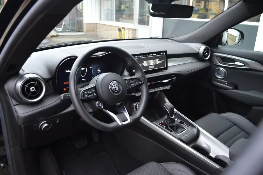 Alfa Romeo Tonale 1.6 JTDm BTW auto uit 2024, foto 15